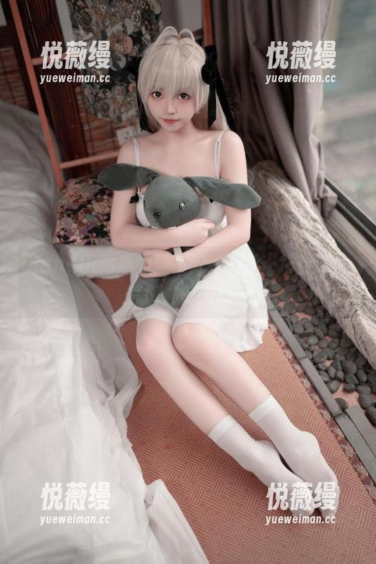 Bangni邦尼的奶牛cos走红，难怪牛儿们都想入镜
