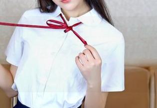 Feilin嗲囡囡 – 在线上滑过陈雅漫VICKY泳装图片，这身材！得好好琢磨我的锻炼计划了！