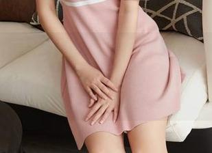 MiiTao蜜桃社 – 看原图，你会发现这毛衣的色彩和桃乃香Tina的气质简直是绝配。
