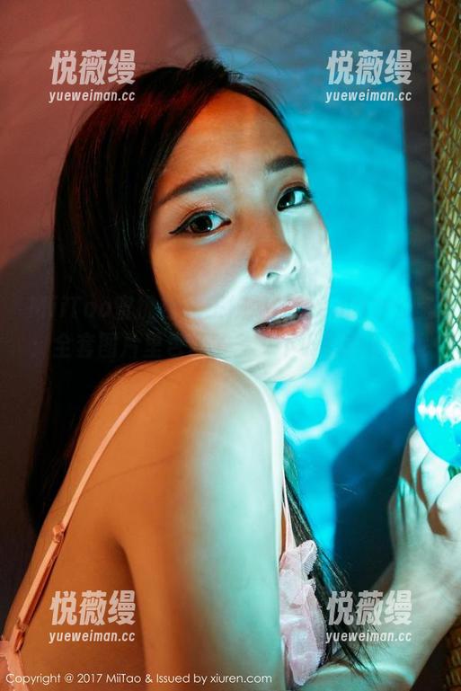 MiiTao蜜桃社 - 王婉悠Queen的办公室：全套图片里包含了多少不小心的犯规呢？