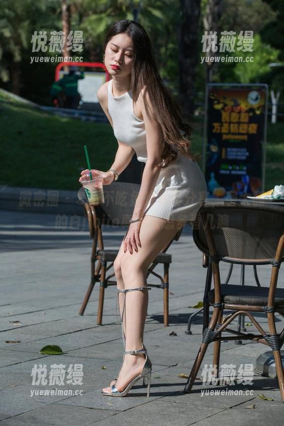 微密圈 - Sia不吃鱼的写真分享，蜜大腿的白jiojio真让人想多看几遍