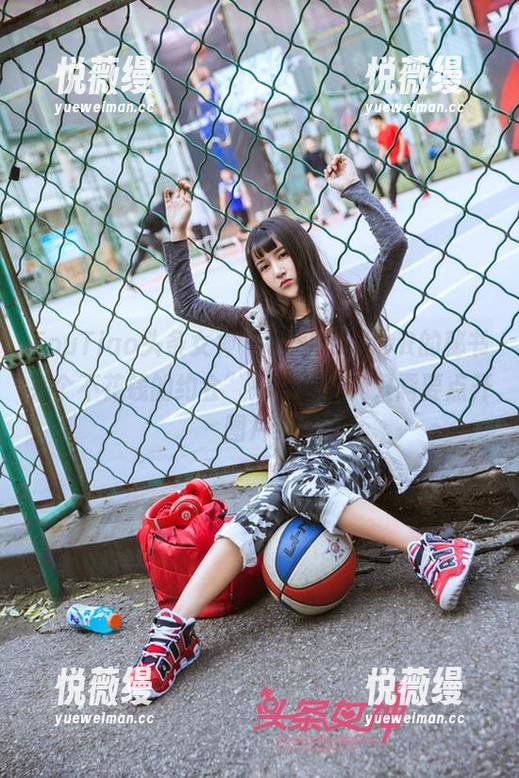 TouTiao头条女神-JennyR TouTiao头条女神 - “和JennyR的秘书来个不花钱的约会”——什么?只需要点开图片!