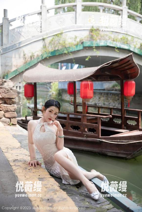 Xiuren秀人网 - Lingyu在海边的美图，资源不够花！你还等啥呢？