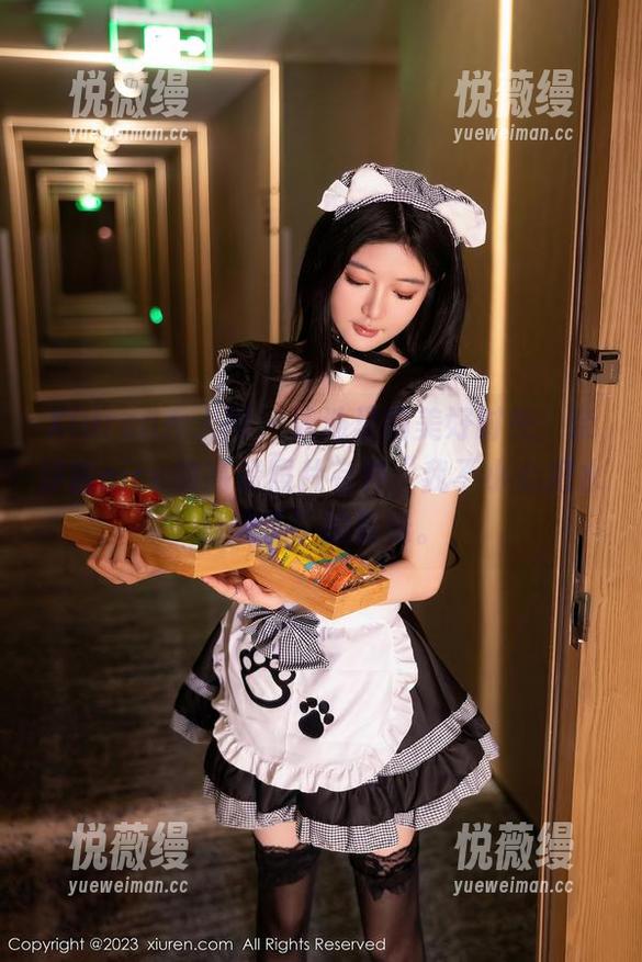 Xiuren秀人网 - 泳池里的美好时光，奈汐酱nice的高清照片有种“我不小心把水打翻了”的趣味。