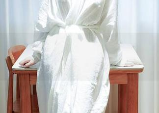Xiuren秀人网 – 媛宝儿boa短暂露面！黑丝写真从图库上派对主角。