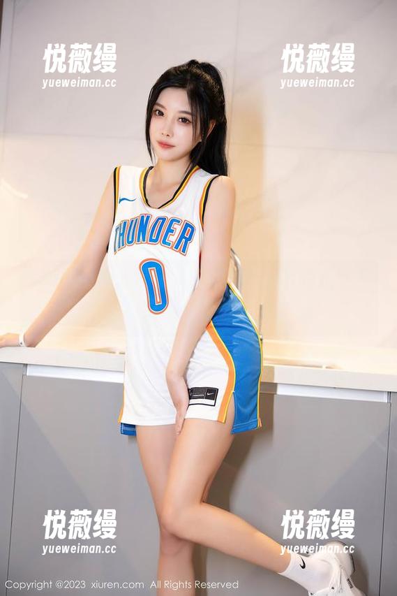 Xiuren秀人网-小泡芙winna Xiuren秀人网 - 小泡芙winna的婚纱写真,让我忍不住想替她穿衣服!