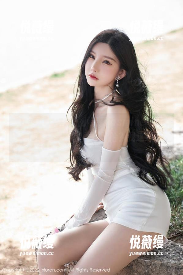 Xiuren秀人网 - 小茉莉jasmine专属的自拍图包，里面究竟藏了啥？我这好奇心！