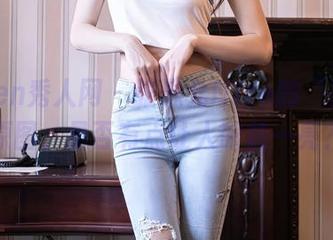 Xiuren秀人网 – 张思允Nice的“美足”原图，是否有点让人眼前一亮？