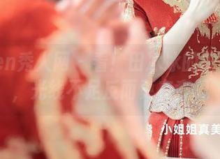 Xiuren秀人网 – 看！田冰冰的护士写真，光线不足反而更有意思