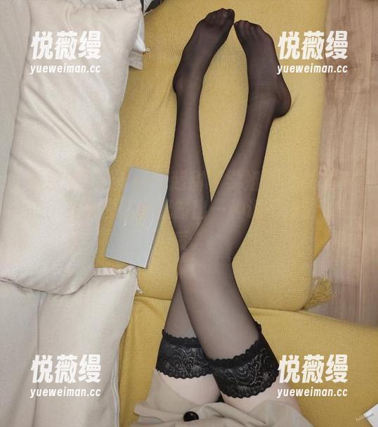 微密圈 - 当YuYu超甜丫学姐遇上摄影镜头，最新原图中流露出一种说不清的...气质。