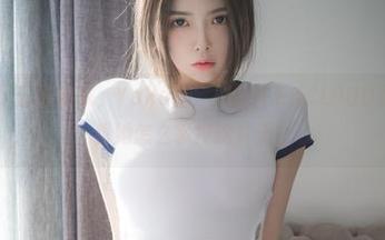 COS成了云朵的家，Yuka(유카)在PEEKCLOUD里飞翔，看她怎么掌控这片天！