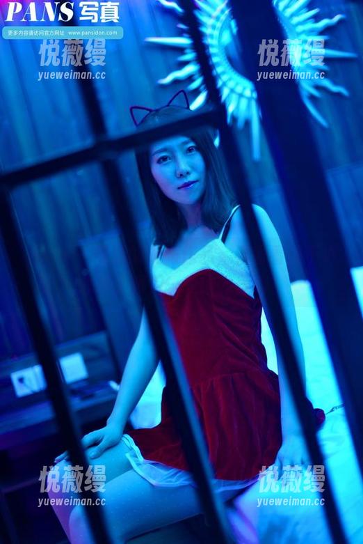 pans - 雨涵的礼服作品，看着看着不小心掉了眼泪…是因为美吗？