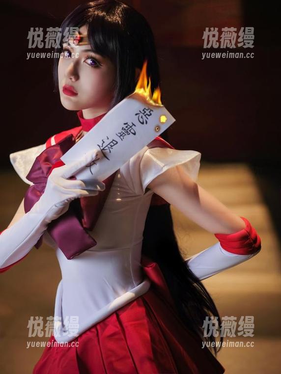 一米八的大梨子的红裙美图，搞得我每次翻图集都想尖叫。