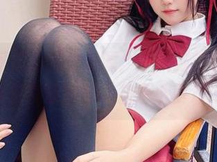 上班期间必备高清资源，不呆猫的性感秘书sto开着办公室的“快乐小型对话”！