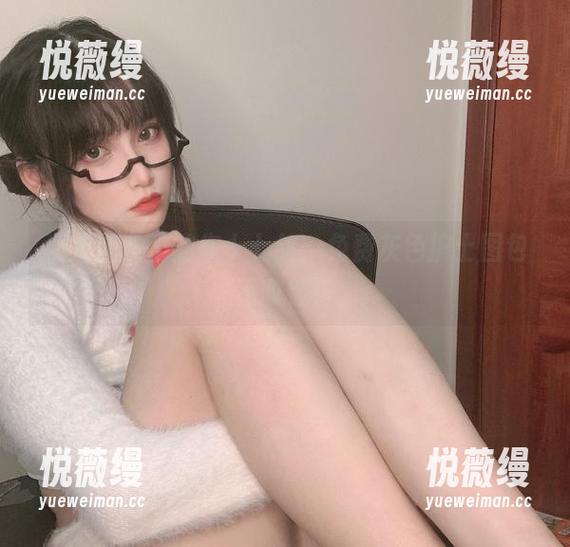 让人想多了的你十七鸽，免费灰色护士图包不收钱！