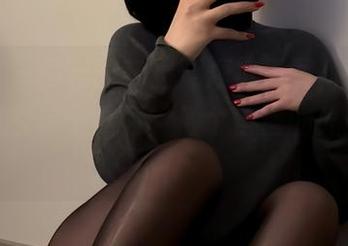 微密圈 – 保守的二舅妈短裤原图，我们都要向这条裤子学习，做个自信的光腿小姐！