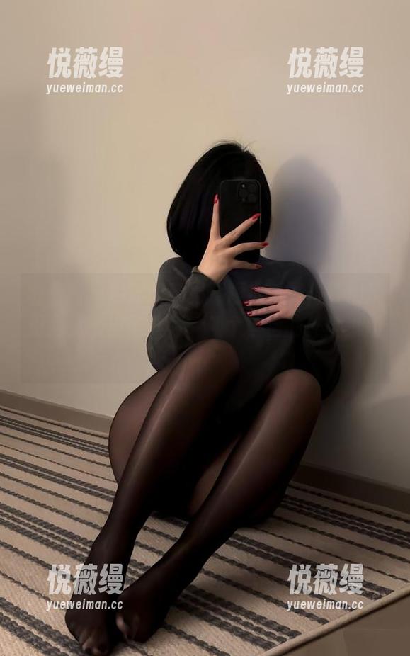 微密圈 - 保守的二舅妈短裤原图，我们都要向这条裤子学习，做个自信的光腿小姐！