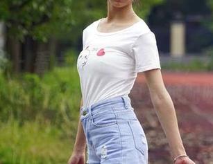 初夏女神 – 看点点比基尼写真，不得不说，这色彩和气氛真是绝配呀