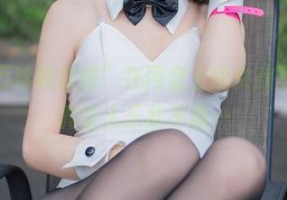 “十万珍吱伏特”在网盘上的女孩写真，真让人乐此不疲…