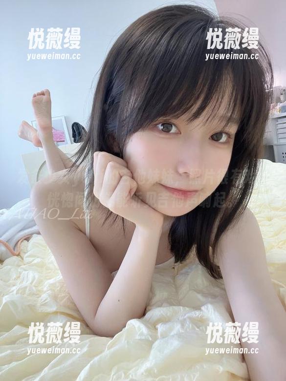 发条少女yoki的吉他妹妹，照片很有戏，恍惚间仿佛能听见吉他声响起。