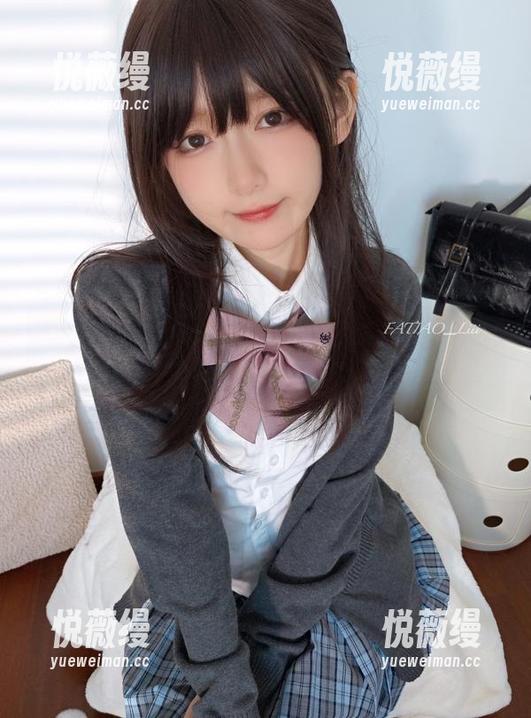 私拍牛仔裤：发条少女yoki的瘦瘦气息，别说是偶像了，我自己都想追！