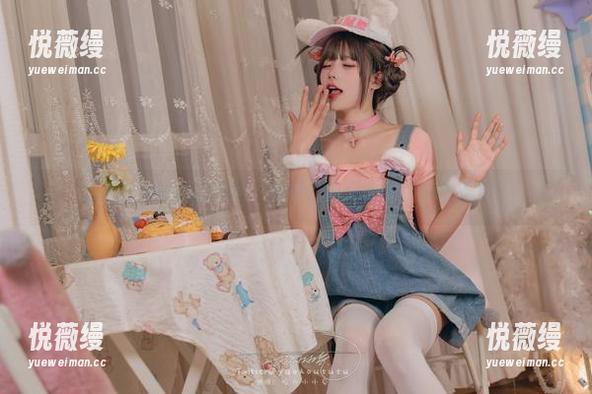 套图里的咬一口兔娘，感觉在夏日里开了一场派对？