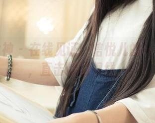 头条女神 – 在线见证：信悦儿的一双美足，直击你的视线。