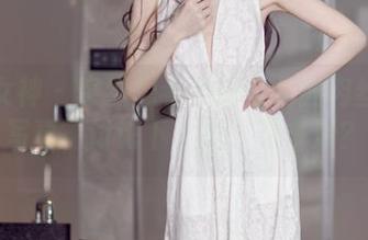 头条女神 – 突然想看个瑞宝儿的肉丝合集写真，讨论下“丝”有多滑？