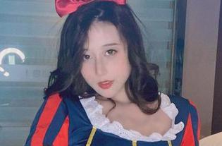 又是奈汐酱Nice，狐尾黑丝JK裙分享会，无需预约，随便看！