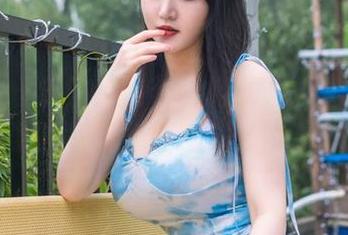 微密圈 – 学生装的非典雅展现——连无圣光也能变成美图的好H好女杀手