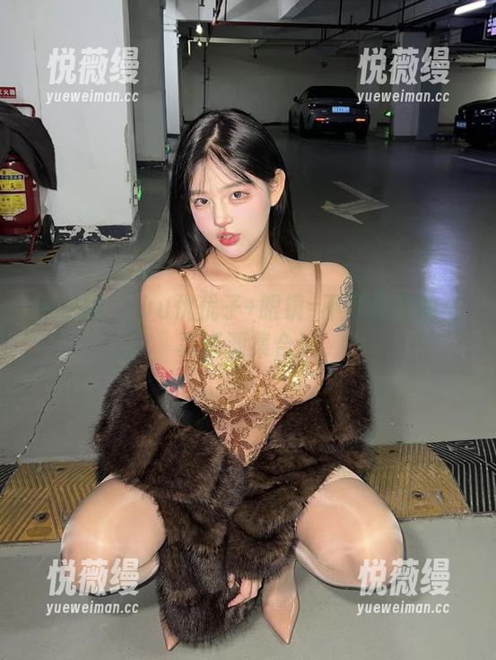 小u优优子 微密圈 - 小u优优子+眼镜=不可思议的写真资源集合!