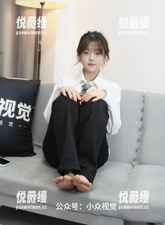 小众视觉 - 不得不说，婷婷这组天使风照片更新实在是太抓眼，眼看就要出圈了。
