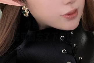 油亮的光泽，小容仔咕咕咕w的写真集，看完可别忘了下载带走！