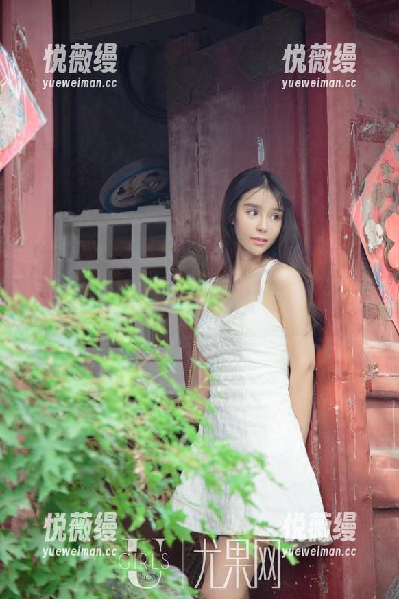 尤果网 - 诗朵雅的护士图集：白色丝袜配上那件我不敢说的裙子