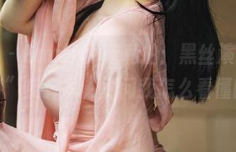 尤蜜荟 – Emily尹菲私拍：黑丝演绎的“风筝”反弹术，别问我怎么看懂的！