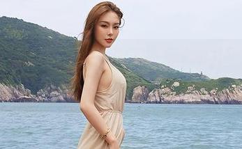 尤蜜荟 – 小绵羊在校服里穿梭的图集：一脚踏入怀旧时代