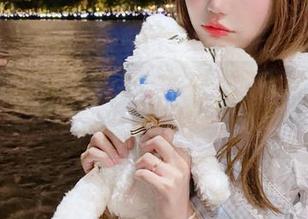 在彩芸_Nebula的作品里，我终于理解了为啥人形电脑也想当模特了！