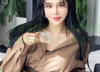 星颜社 – 最新易阳Silvia的自恋图册——自拍界的“天才”降临了