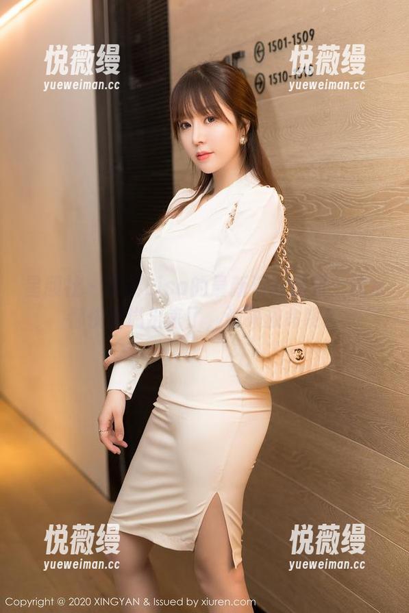 星颜社-转转Lisa 星颜社 - 转转Lisa的最新浴缸套图:这水都快要溢出来了,谁来救命啊?