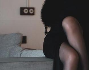柒柒不可爱的女友写真合集：光影下的纠葛让我想多了