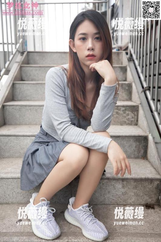 梦丝女神 - 分享一下刘诺的灰丝，偶尔发的光感还不错。