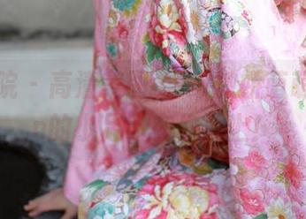 模范学院 – 高清美图，K8傲娇萌萌Vivian的小足趴在你心上！