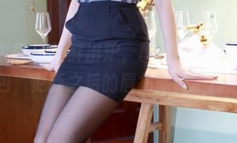 模范学院 – 新鲜出炉，lingyu69女友图包，更新之后的唇角微微上扬！