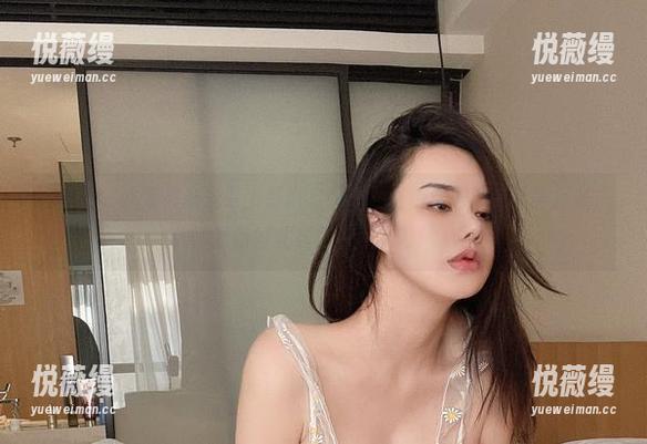 微密圈 - 水蜜桃米米奉上最新套图——红色渔网袜是强势反派，准备好北鼻们来围观吧！