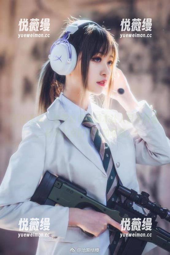 不得不说，沧霁桔梗的赫本让人目不转睛，有那么点旧时光的味道。
