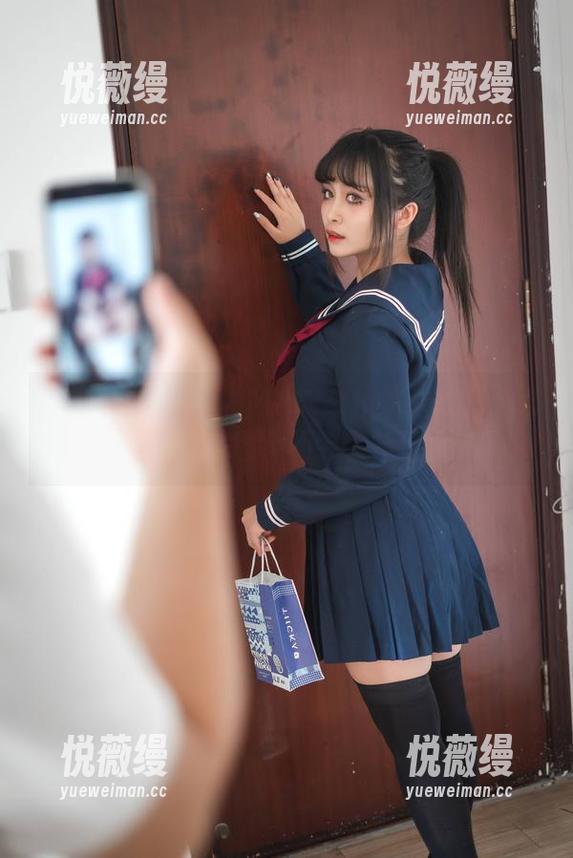 看到洛璃LoLiSAMA的女仆照，我只能说，下载这组图会不会有后遗症？