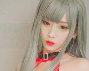 清颜颜子和牛仔裤的结合，似乎不需要多说什么，免费美图替你宣传。