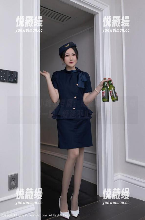 秀人网 - 小纯子专属：棉袜写真原图！每天来一腿，舒适不止一点点！