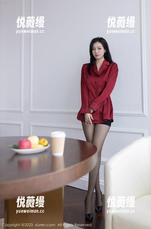 秀人网 - 图集欣赏：战姝羽Zina的美脚，是不是让我想到某种小动物？
