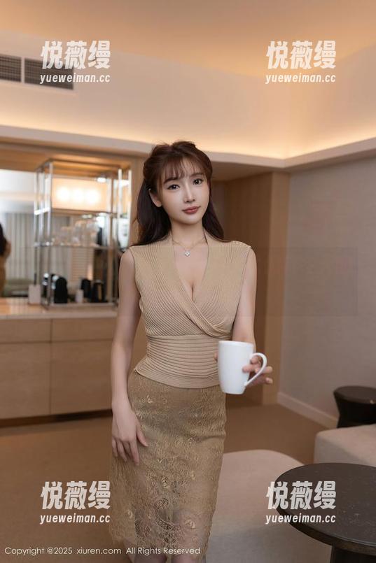 秀人网 - 江露露白色合集：就像将冬天的樱花藏在口袋里